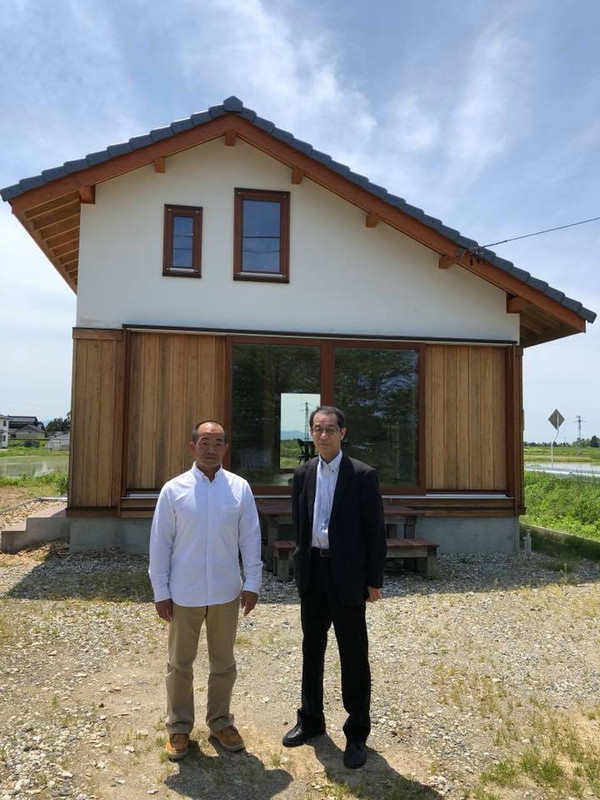 33083032_443415336083755_13370241_2