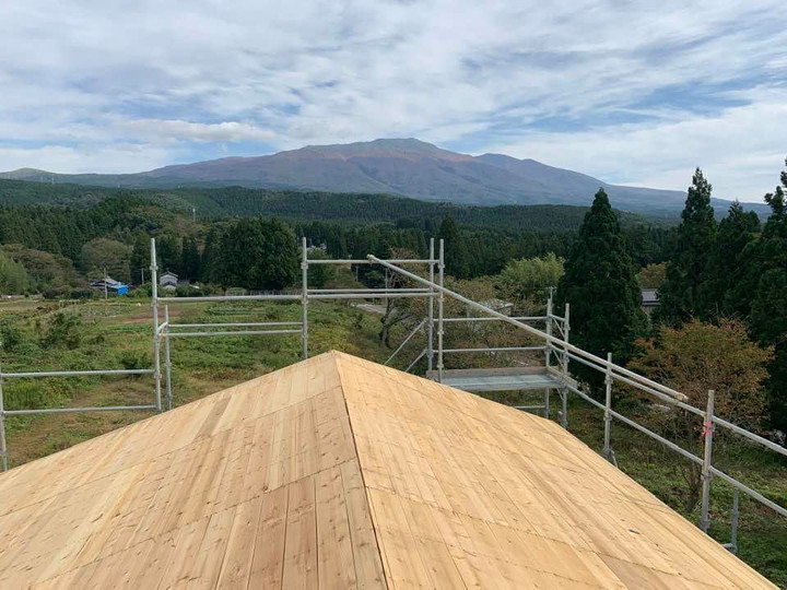 121656594_3350118641768745_40588051