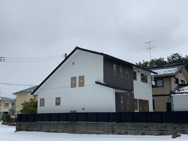 E0f702395c5b4532bdfd90f87b2ebe72